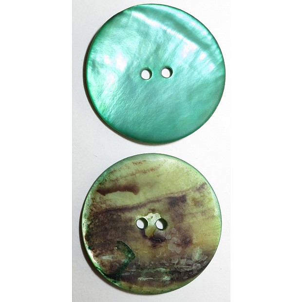 Button Agoya shell, 29 mm green