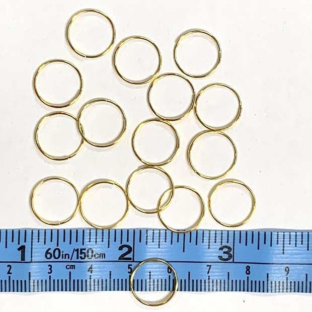 20 golden Rings for small Wallhangings