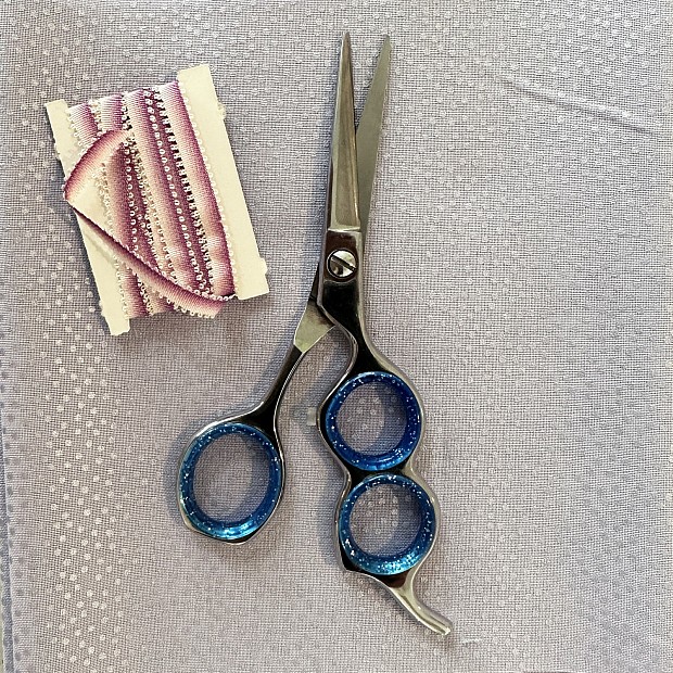 High Quality Micro-Serrated Scissors 14.5 cm
